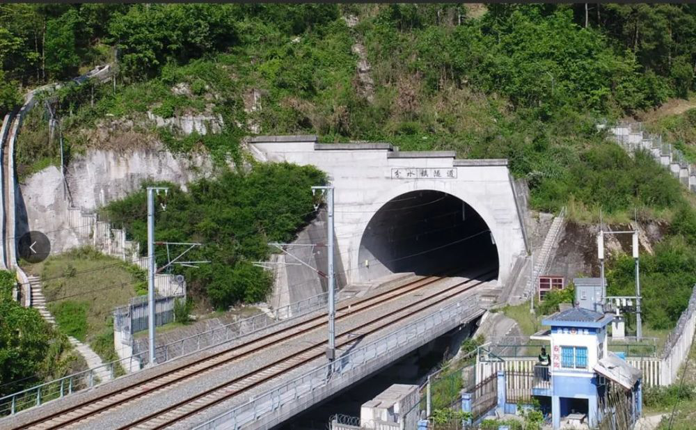 縱橫溝壑總是歌，中鐵十一局唱響隧道工程“最強音”(圖6)