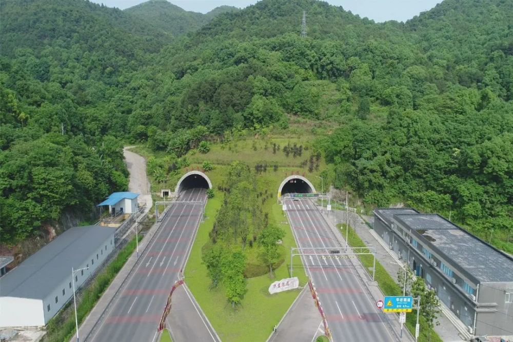 縱橫溝壑總是歌，中鐵十一局唱響隧道工程“最強音”(圖16)